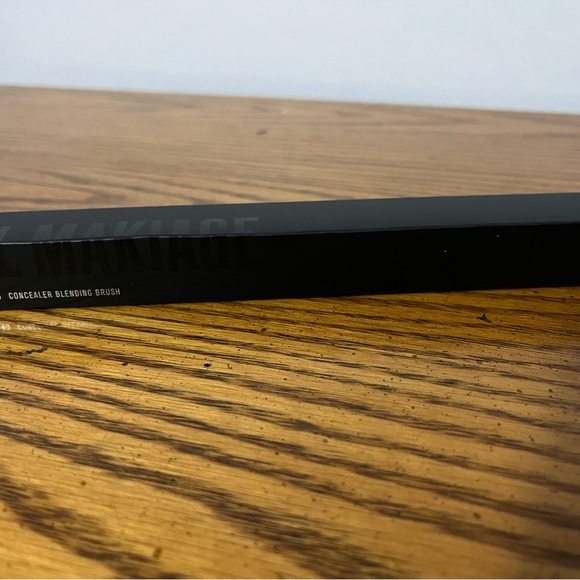 Il Makiage Concealer Blending Brush - Picture 2 of 2